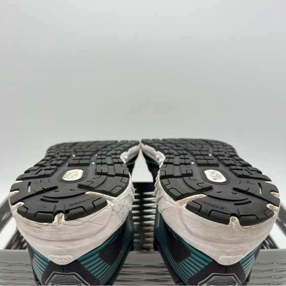 Brooks Addiction 15 Walker Shoes Grey Green Size 10.5 Medium width men’s - Picture 13 of 14